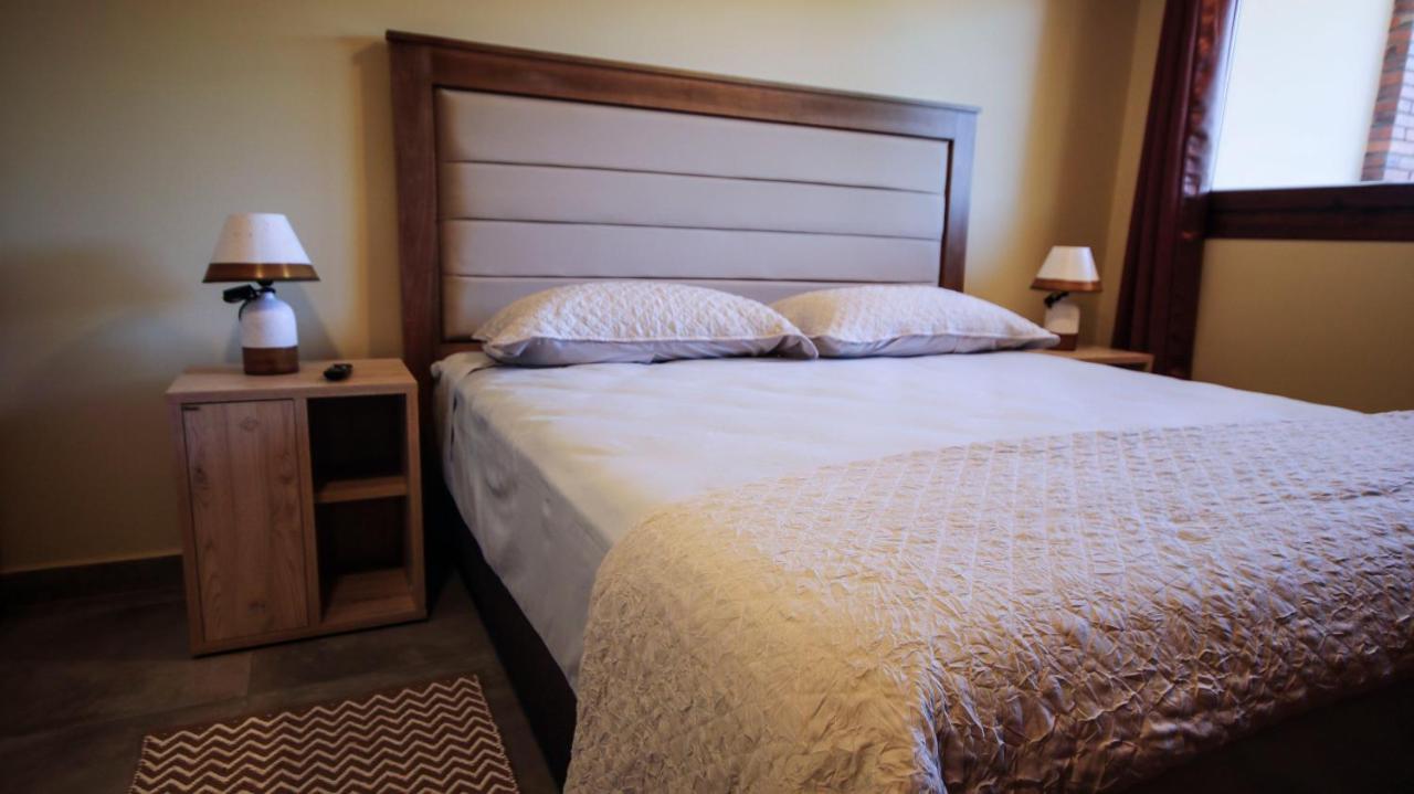 San Lorenzo de la Frontera Aparthotel Los Laureles מראה חיצוני תמונה